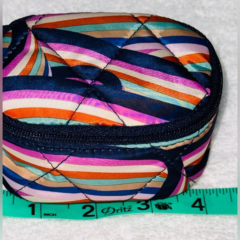NWT Vera Bradley Ultralight Mini Zip Case.  Retired Pattern Retro Ribbon.